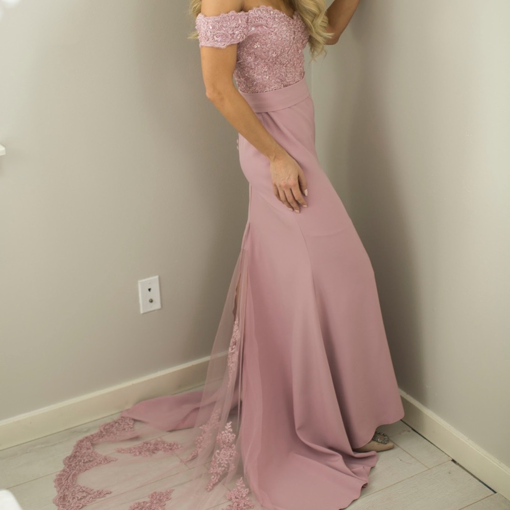 Off The Shoulders Elegant Blush Pink Long Dress - Picture 3 of 8
